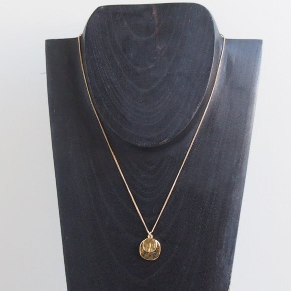 GV9 Jewelry - Hammered Metal Disc Necklace! Mix/Match 3/$15!